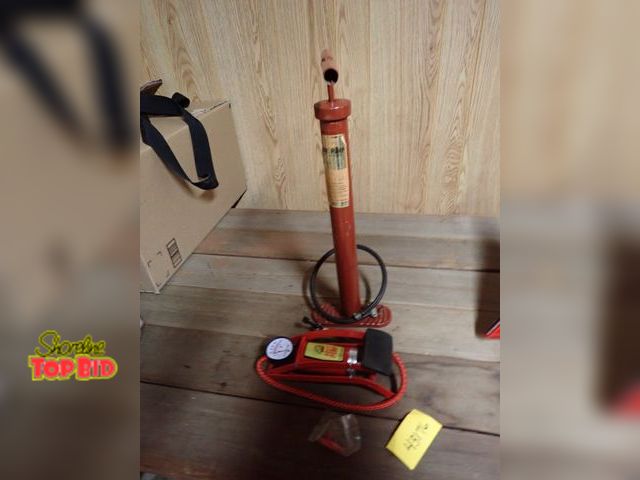 Lot 59-43176 - 2 Air Pumps