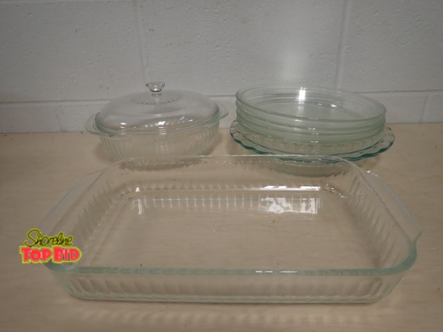Lot 59-41246 - Pyrex Dishes, 1 Glass Pyrex Casserole Dish, Pyrex Baking Dish and 6 Pyrex Glass Pie Dishes, No Crack...
