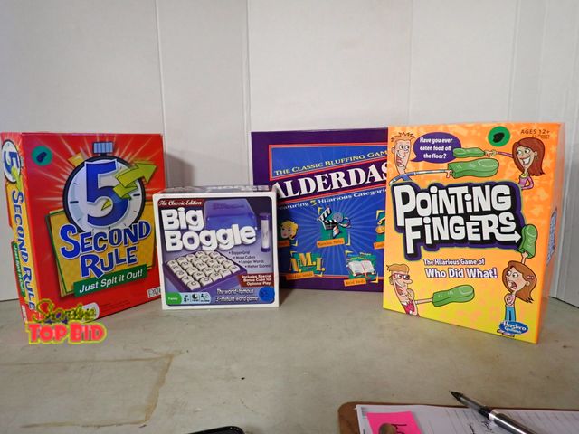 Lot 59-51005 - 4 Board Games