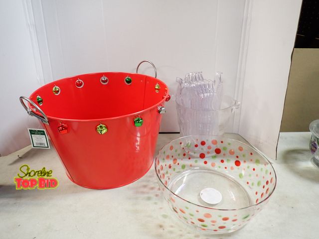 Lot 59-41795 - Holiday party dishes