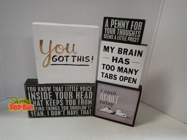 Lot 59-43618 - 5 Decorative Wood Words Decor