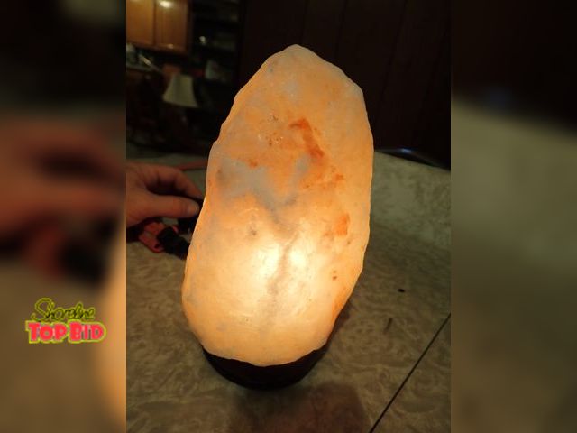Lot 59-43157 - Himalayan Salt Lamp with Dimmer Switch