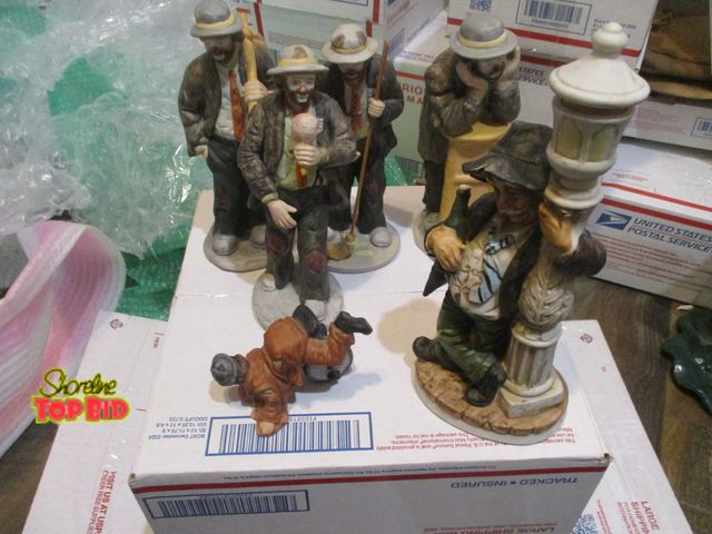 Lot 59-92042 - 5 Emmet Kelly figures and drunk by lamp post decanter