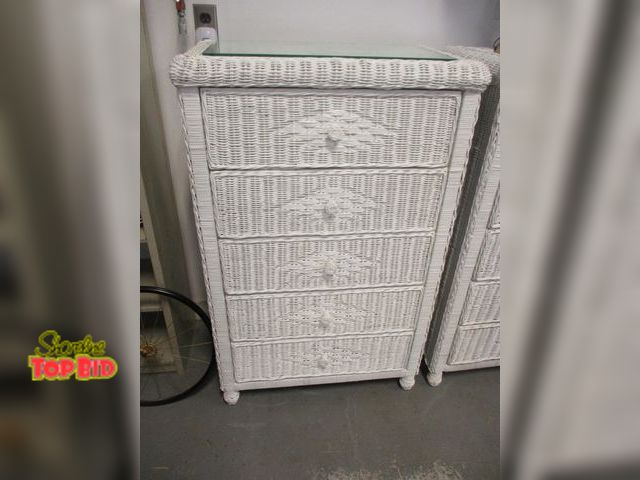 Lot 59-31301 - 5-Drawer Wicker Dresser 29" wide x 45" tall
