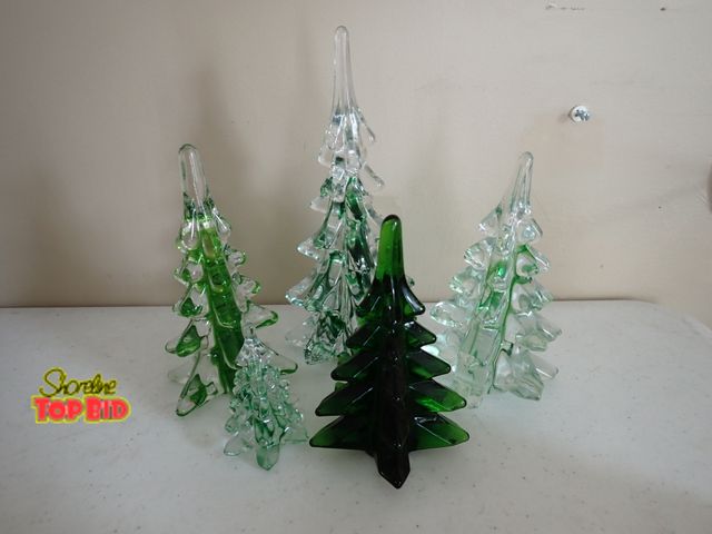 Lot 59-10768 - 5 Vintage Art Glass Christmas Trees, Excellent Condition
