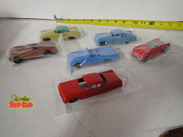 Lot 59-43721 - 6 Die-Cast Tootsie Toy Cars, 1 Missing Back Wheels. Great Condition Otherwise. 4" Cars