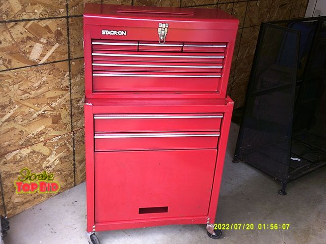Lot 59-86000 - Good Stack-On Tool Chest (Made in the USA) includes many tool, Ryobi, hammers, chisels, lot of bit, ...