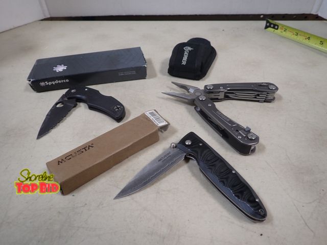 Lot 59-41368 - 2 Lock Blade Knives &amp; Gerber Multi-Tool