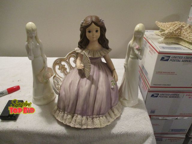 Lot 59-92017 - 1 Other ceramic and porcelain figures, large 13 in