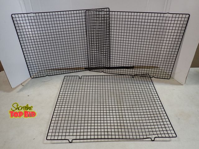 Lot 59-41771 - 3 cooling racks