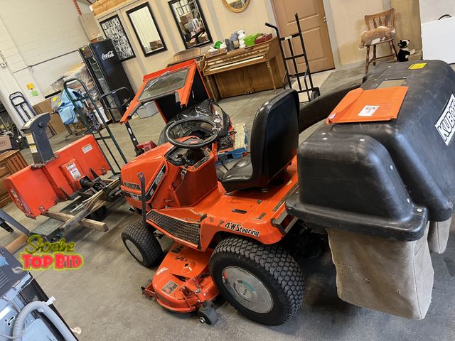 Lot 59-30285 - Kubota G1900 Tractor Kubota Commercial Quality G1900, 4 Wheel Steering Tractor with accessories, Run...