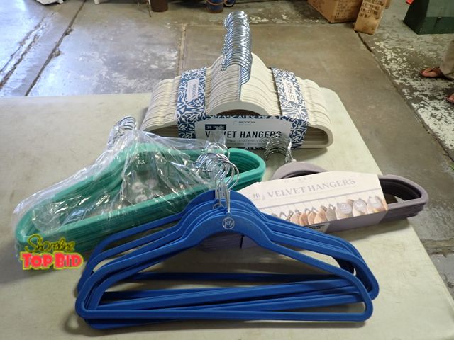Lot 59-21023 - 69-pc Hanger Lot