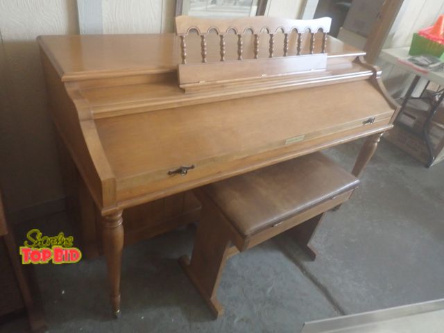 Lot 59-21439 - Baldwin Piano with Bench, Works Very Well