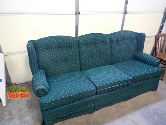 Lot 59-41121 - Nice Sofa Green with Pattern, Smoke and Pet-Free Home