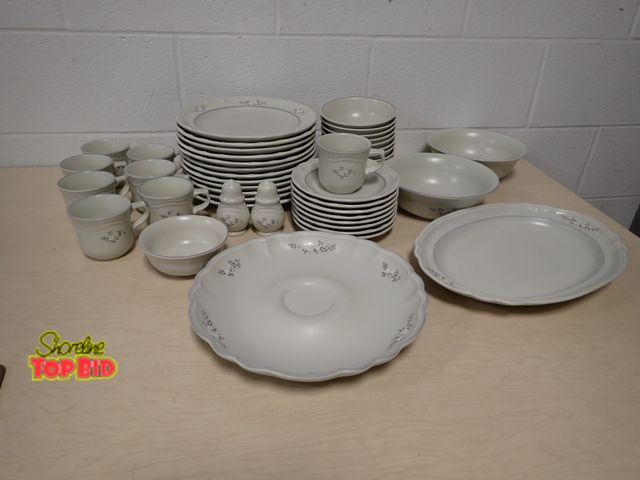 Lot 59-33027 - Vintage Pfaltzgraff Stoneware Dishes