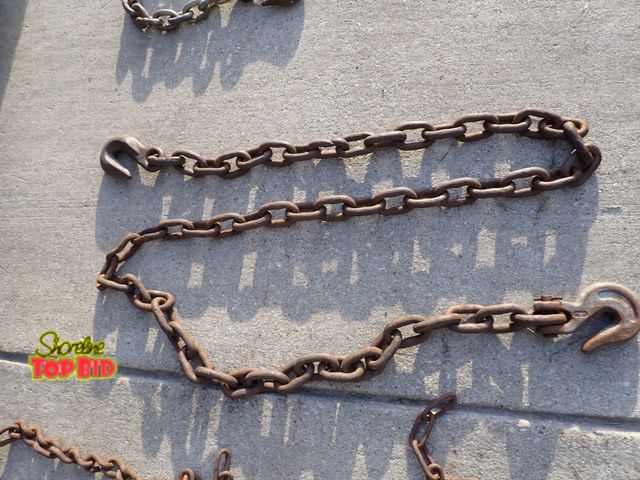 Lot 59-21446 - 6-ft Tow Chain with 2 Hooks 2" Links