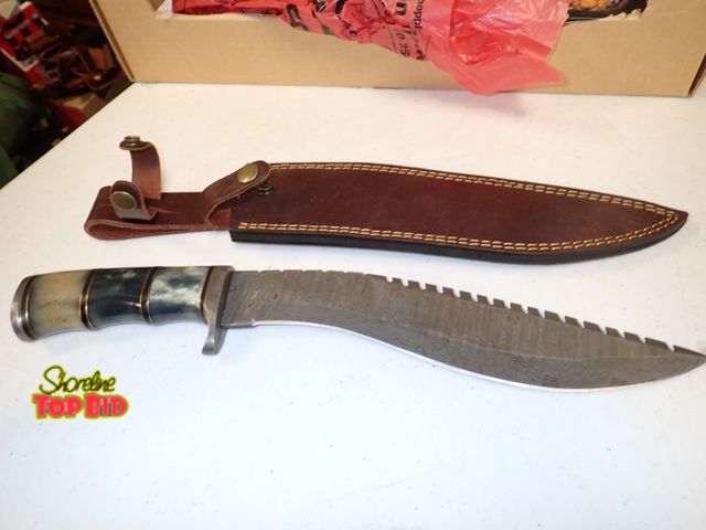 Lot 59-33225 - Damascus Steel Fixed Blade Hunting Knife