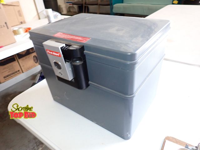 Lot 59-20110 - First Alert Push Button Fire Safe, No Key, Working