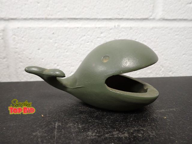 Lot 59-50054 - Vintage Mid-Century Modern Robert Emig Cast Aluminum Whale Ashtray #1400 2 1/2" tall x 2 1/2" wide. ...