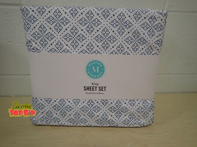 Lot 59-45017 - New Martha Stewart King Sheet Set