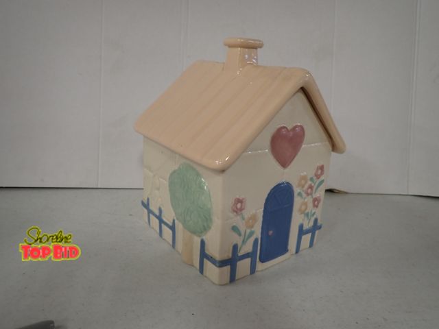 Lot 59-50048 - Cottage Cookie Jar