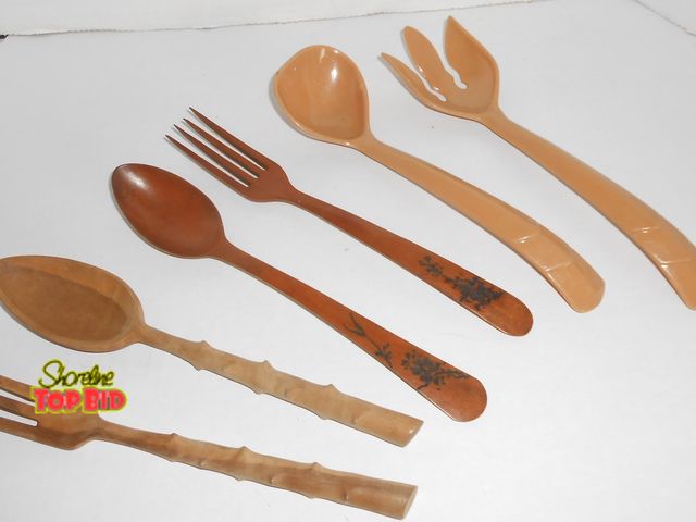 Lot 59-74294 - 3 Sets Vintage MCM Salad Sets - Fork &amp; Spoon. 2 Wooden Sets - 1 Plastic.