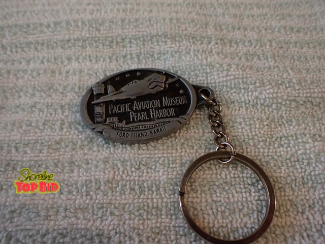 Lot 59-21406 - Vintage Metal Pacific Aviation Museum Pearl Harbor Ford Island Hawaii Keychain