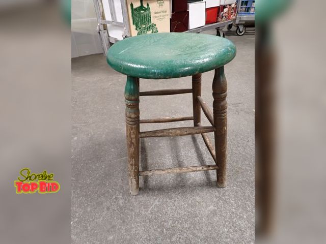 Lot 59-41674 - Country farm stool
