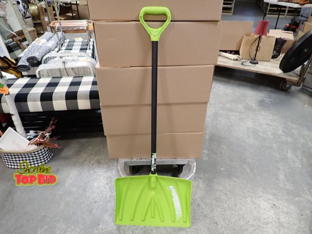 Lot 59-43195 - Suncast Steelcore Snow Shovel