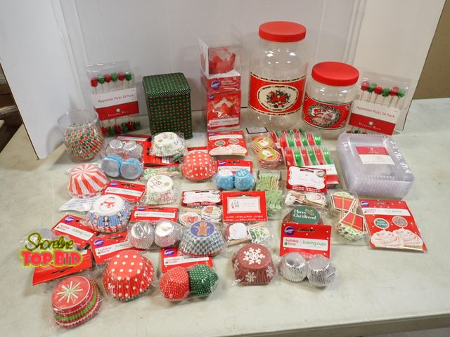 Lot 59-41558 - Holiday Baking Accessories &amp; More