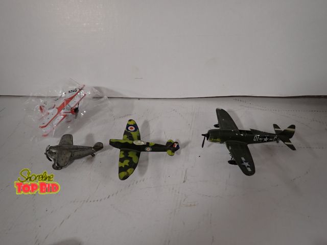 Lot 59-43368 - Die-Cast Vintage Planes