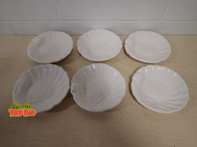 Lot 59-41013 - Pottery Barn Embossed Turkey Plates, Small, Total of 6 - No Chips or Cracks, Match to Serving Platte...