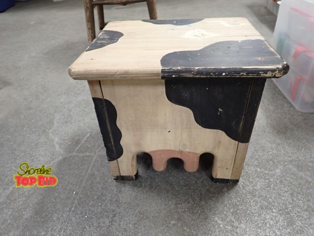 Lot 59-41673 - Milking stool