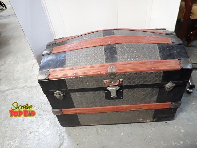 Lot 59-10271 - Antique Victorian Dome-Top Steamer Trunk Dating from the Late 19th Century to Early 1900s
