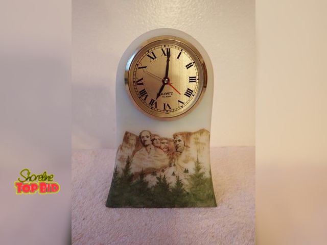 Lot 59-43460 - Fenton Art Glass Clock featuring Mount Rushmore Scene