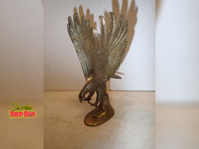 Lot 59-14553 - Mid-Century 1950s Solid Brass American Bald Eagle on Pedestal Base, 7" tall x 4 width, Hunting