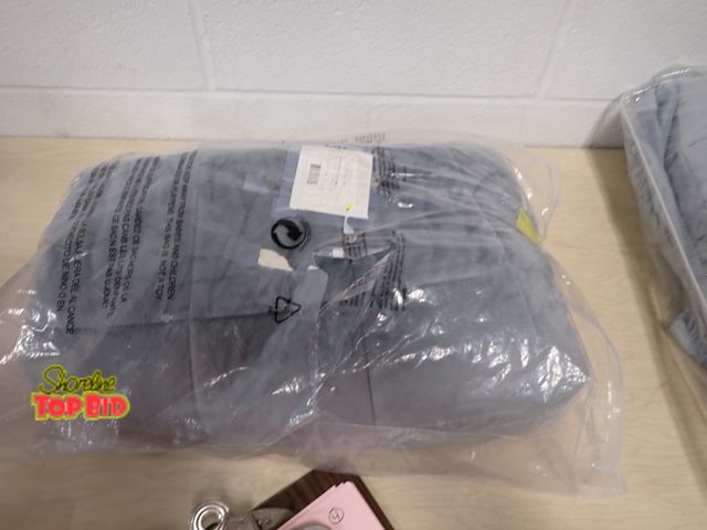 Lot 59-45040 - New Weighted Blanket 68" x 45"