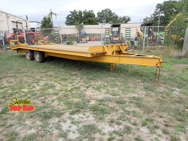 Lot 59-43903 - 29 Foot Heavy Duty Commercial Equipment Trailer, 8 tires, 4 Axel, bull nose hitch with ramps