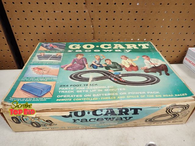 Lot 59-41236 - 1960s Eldon Go-Cart Race Way