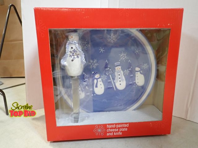 Lot 59-41472 - Hand painted cheese plate and knife never used