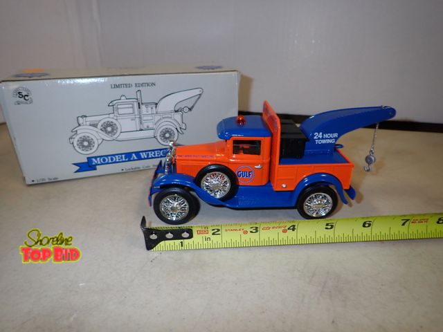 Lot 59-41148 - Liberty Limited Edition Model "A" Wrecker 1/25 Scale Diecast Coin Bank 7 1/2" long, Mint