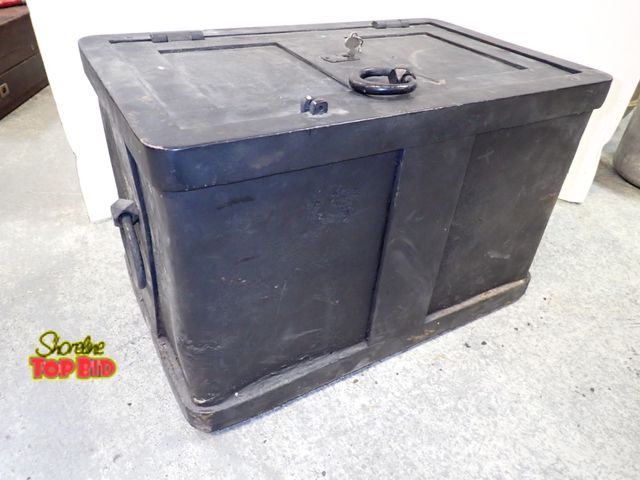 Lot 59-14329 - 1918 Victor Safe &amp; Lock Co. Harden Steel Strong Box with Key. Has 2 Heavy Duty Carrying Handles ...