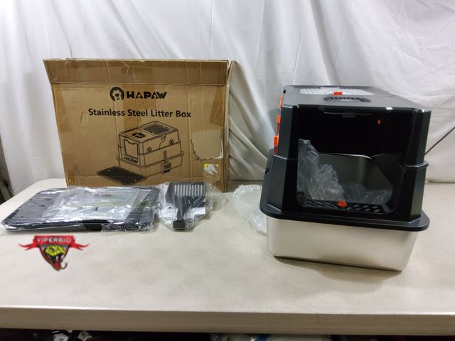 Lot 7-132681 - New! Stainless Steel Litter Box. Includes Scoop, Door and Mat with Grates. (14.5"W x 24"D x 14.4"T)