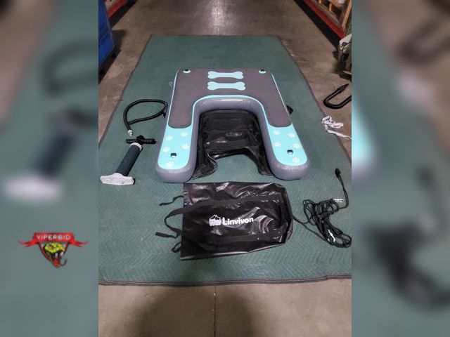 Lot 7-130947 - Linvivon inflatable dog ramp for lakes, docks &amp; boats.