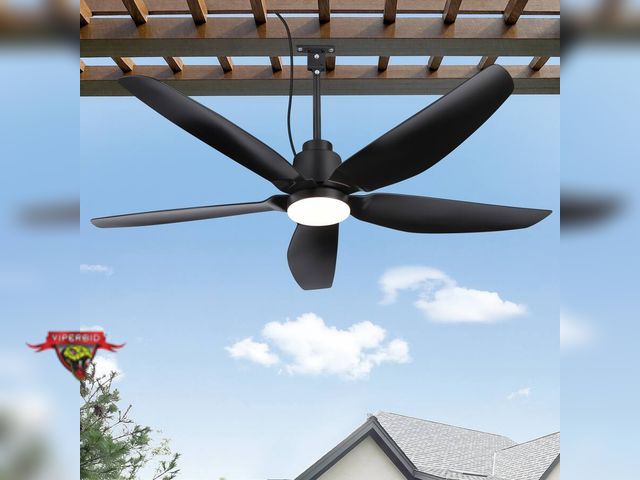 Lot 7-132837 - 52" Outdoor 5-Blade Ceiling fan with remote.