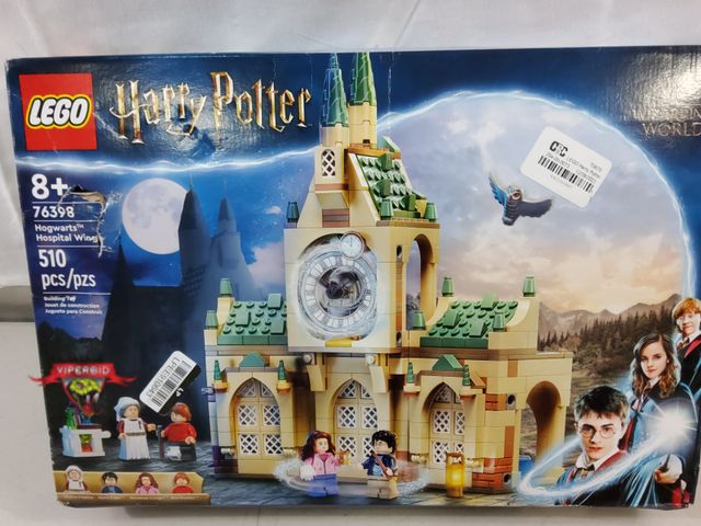 Lot 7-111870 - Lego Harry Potter Hogwarts Hospital Wing. #76398. 510-Pcs.