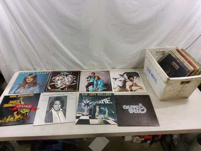 Lot 7-131740 - Lot of (30) Assorted records. Includes artists like Chicago, Neil Diamond, Soundtracks from Marilyn ...