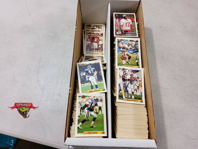 Lot 7-130724 - Approximately 1,000 Assorted 1992 Bowman Football cards.