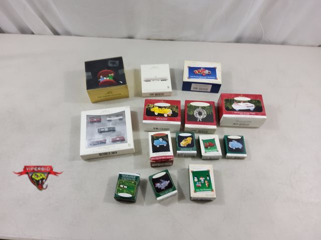 Lot 7-123709 - (14) Assorted Hallmark Christmas tree ornaments