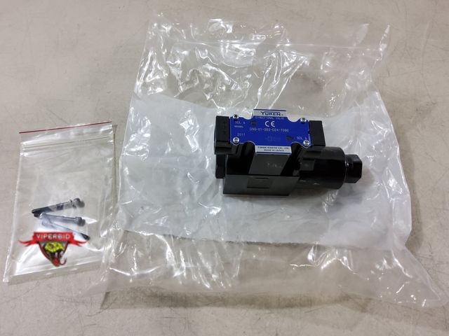 Lot 7-133173 - New! Yuken directional valve. Model DSG-01-2B2-D24-7090.